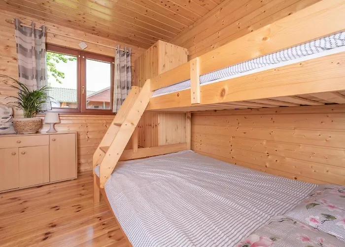 Nad Morzem U Sevilli Darlowko ロッジ ダルウォボ